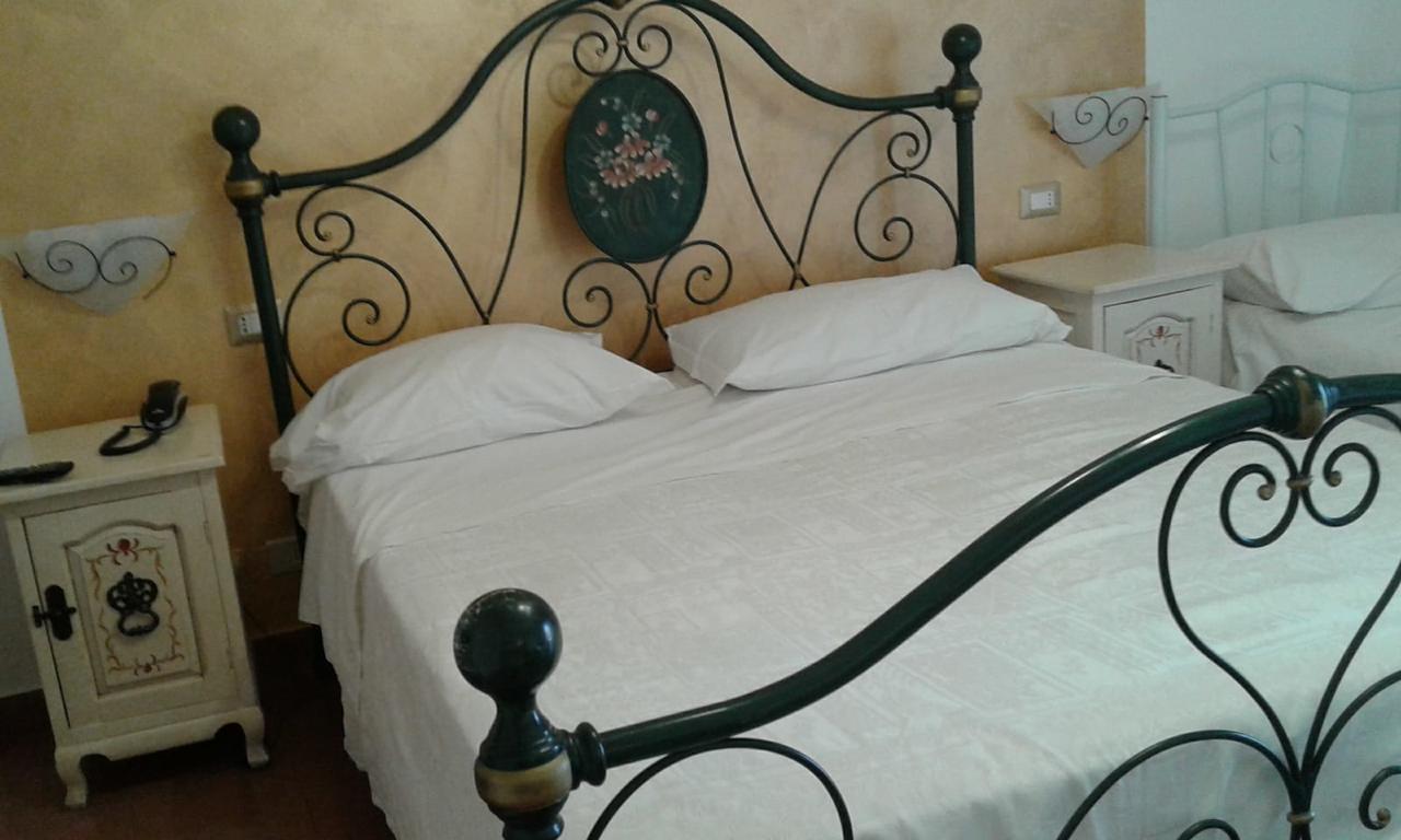 Pensione S. Antonio Ristorante Silvia Furci Siculo Bagian luar foto